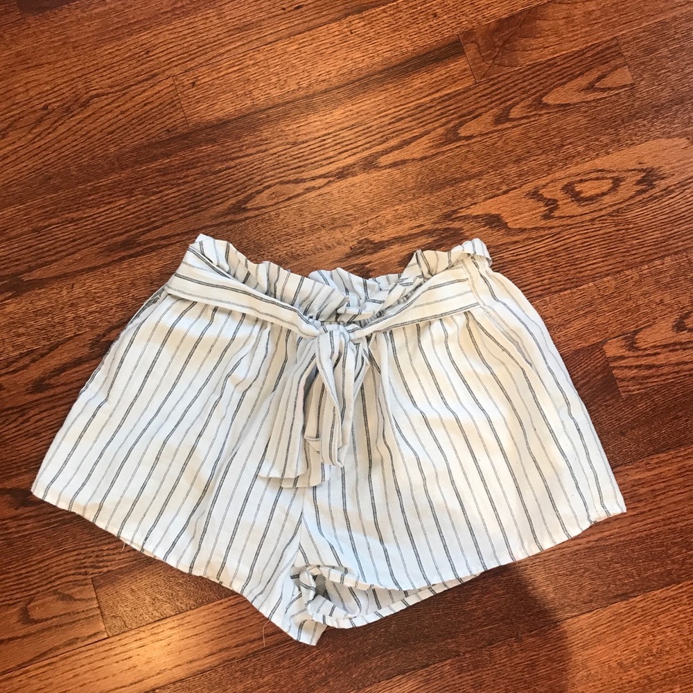 Striped trendy flowy shorts